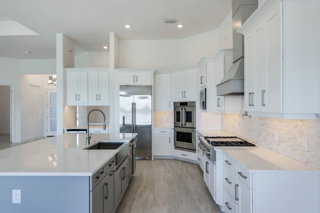 15322 Turin Dr, Naples, FL 34114