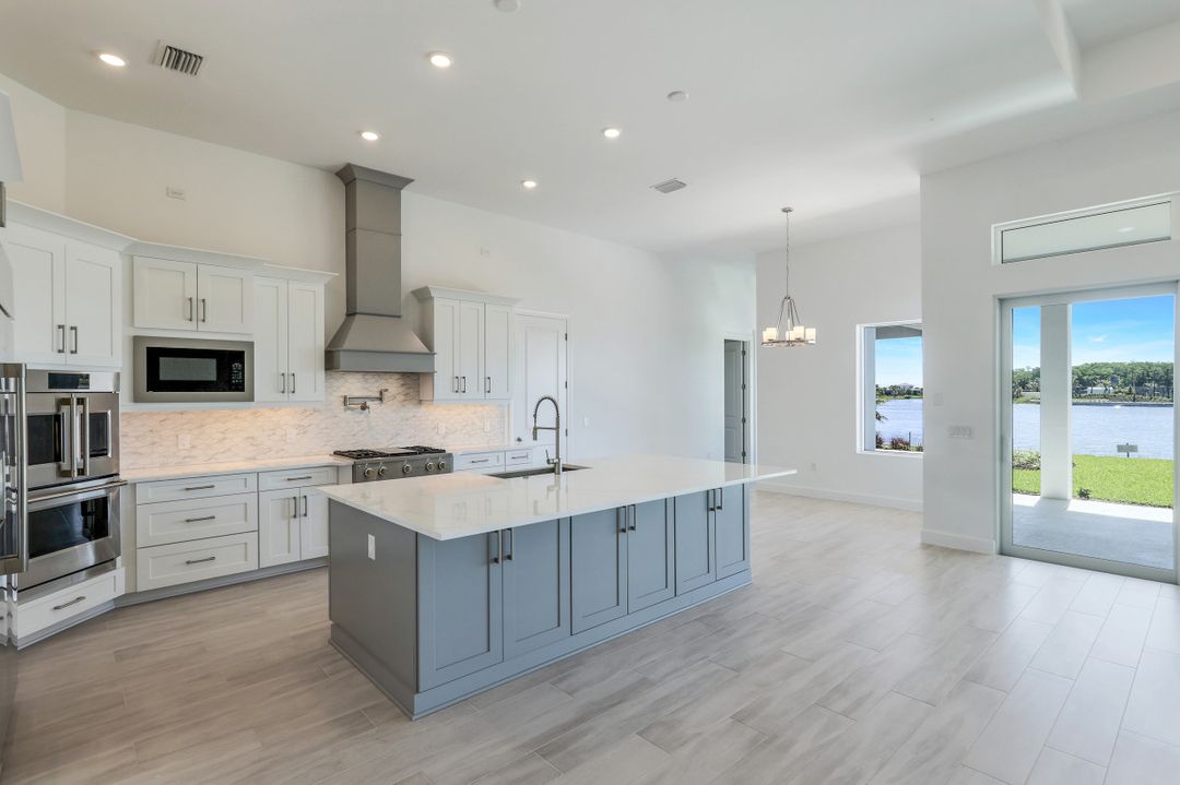 15322 Turin Dr, Naples, FL 34114