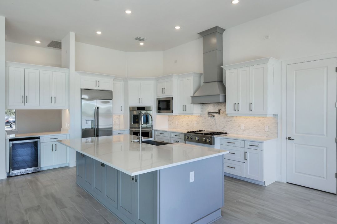 15322 Turin Dr, Naples, FL 34114