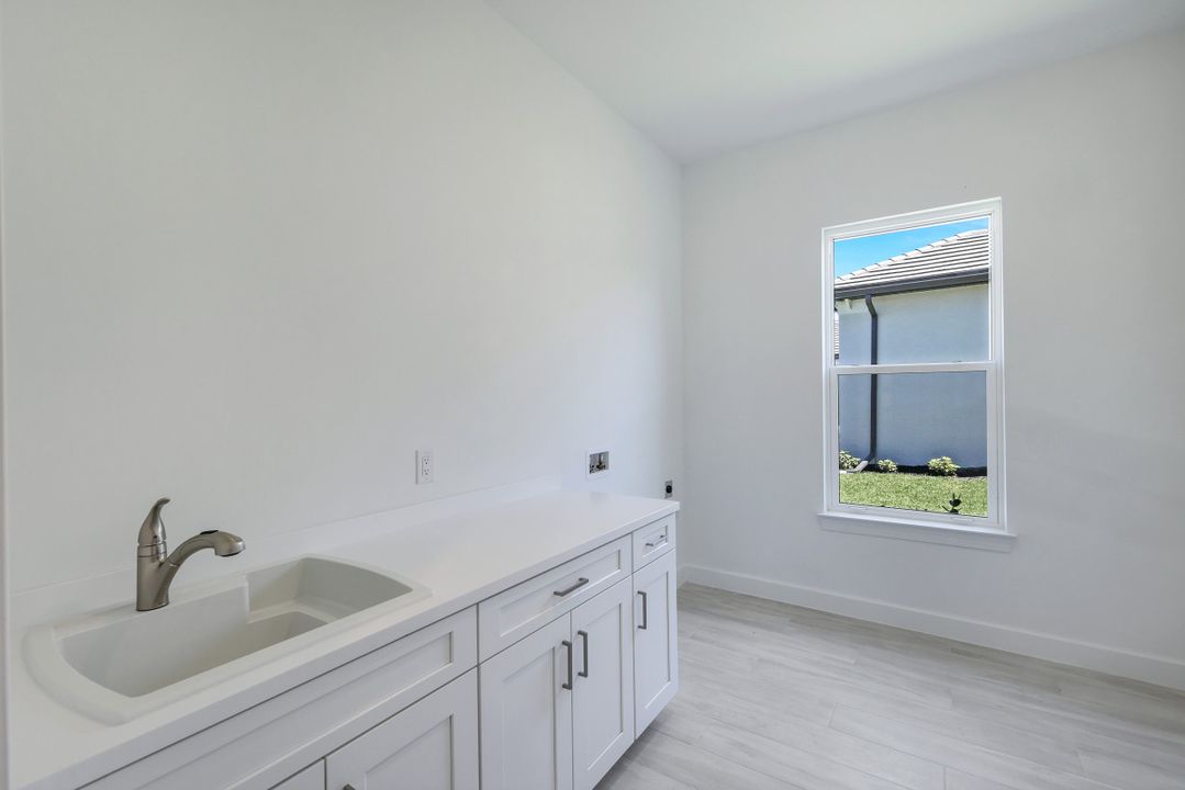 15322 Turin Dr, Naples, FL 34114
