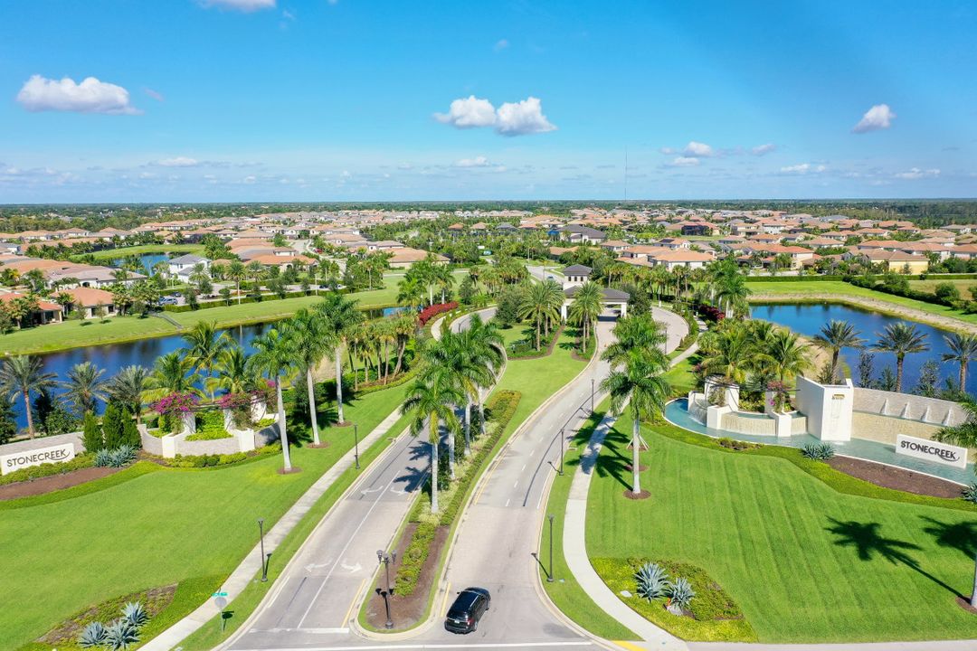 4054 Aspen Chase Dr, Naples, FL 34119