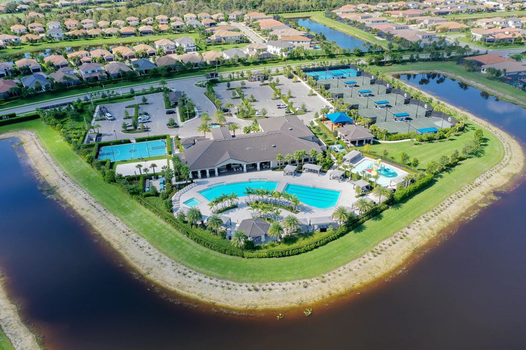 4054 Aspen Chase Dr, Naples, FL 34119