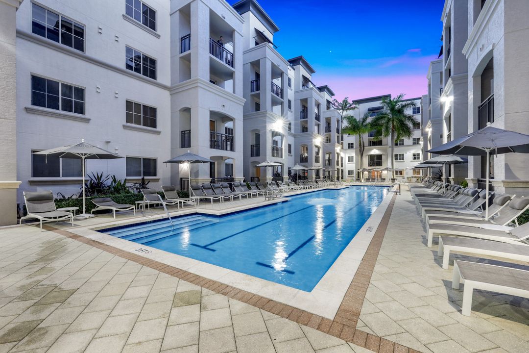 6620 SW 57th Ave #A203, South Miami, FL 33143
