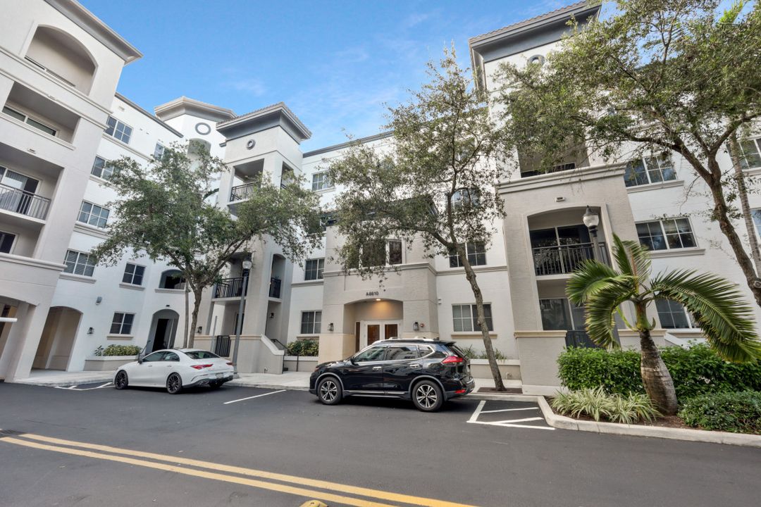 6620 SW 57th Ave #A203, South Miami, FL 33143
