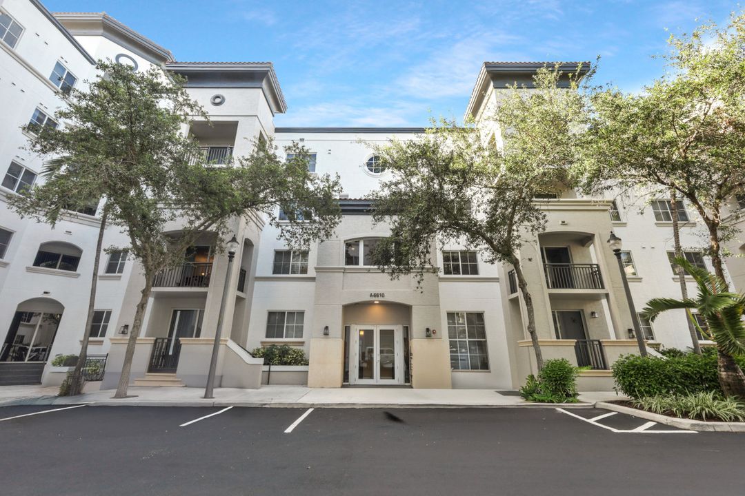 6620 SW 57th Ave #C202, South Miami, FL 33143
