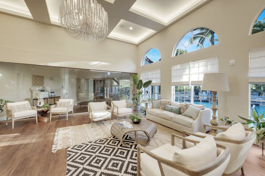 19680 E Country Club Dr, Miami, FL 33180
