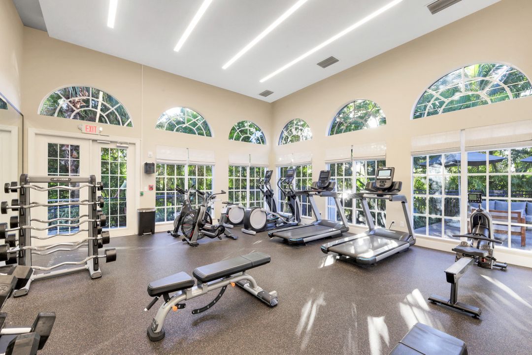 19680 E Country Club Dr, Miami, FL 33180
