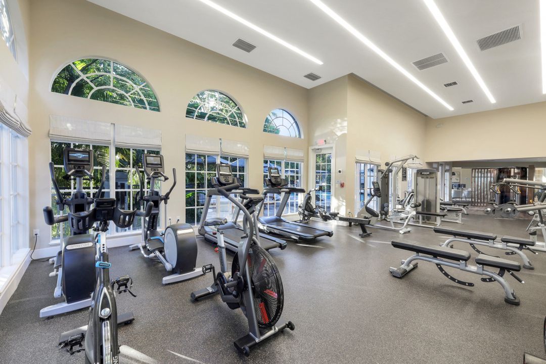 19680 E Country Club Dr, Miami, FL 33180