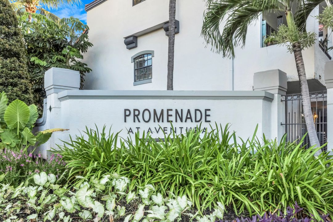 19680 E Country Club Dr, Miami, FL 33180