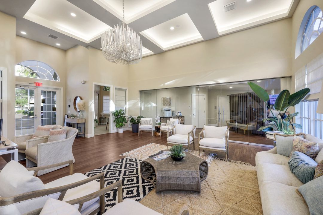 19680 E Country Club Dr, Miami, FL 33180