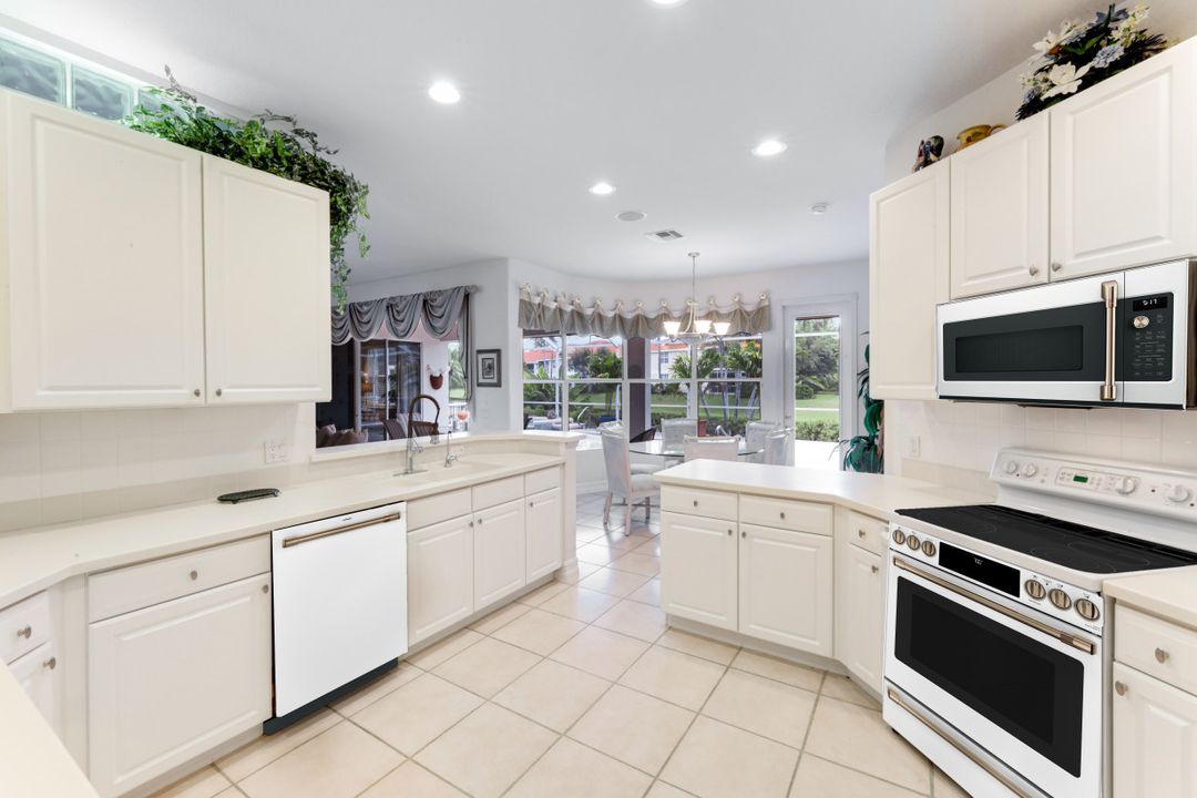 5609 Harbour Cir, Cape Coral, FL 33914