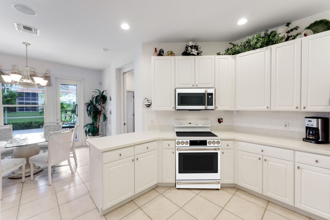 5609 Harbour Cir, Cape Coral, FL 33914