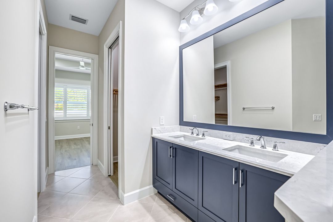 8921 Yucatan Ct, Naples, FL 34112