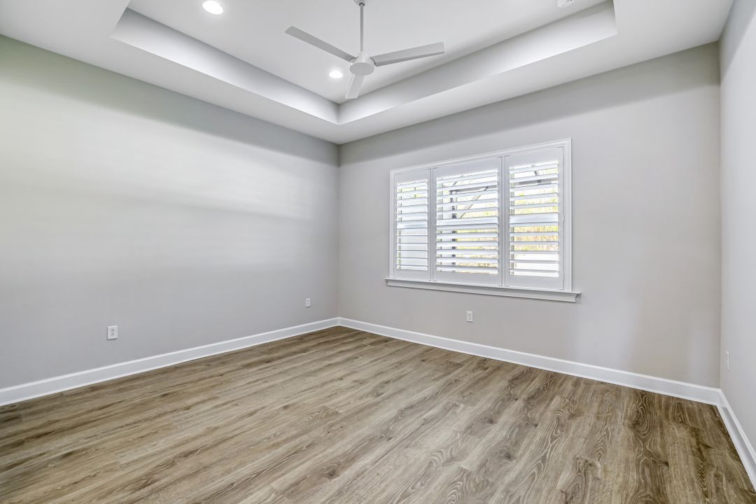 8921 Yucatan Ct, Naples, FL 34112