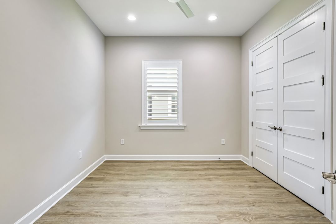 8921 Yucatan Ct, Naples, FL 34112
