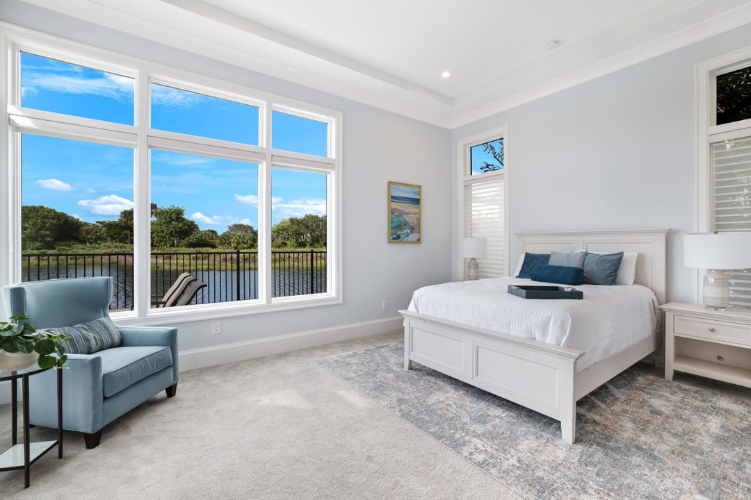 9937 Montiano Dr, Naples, FL 34113