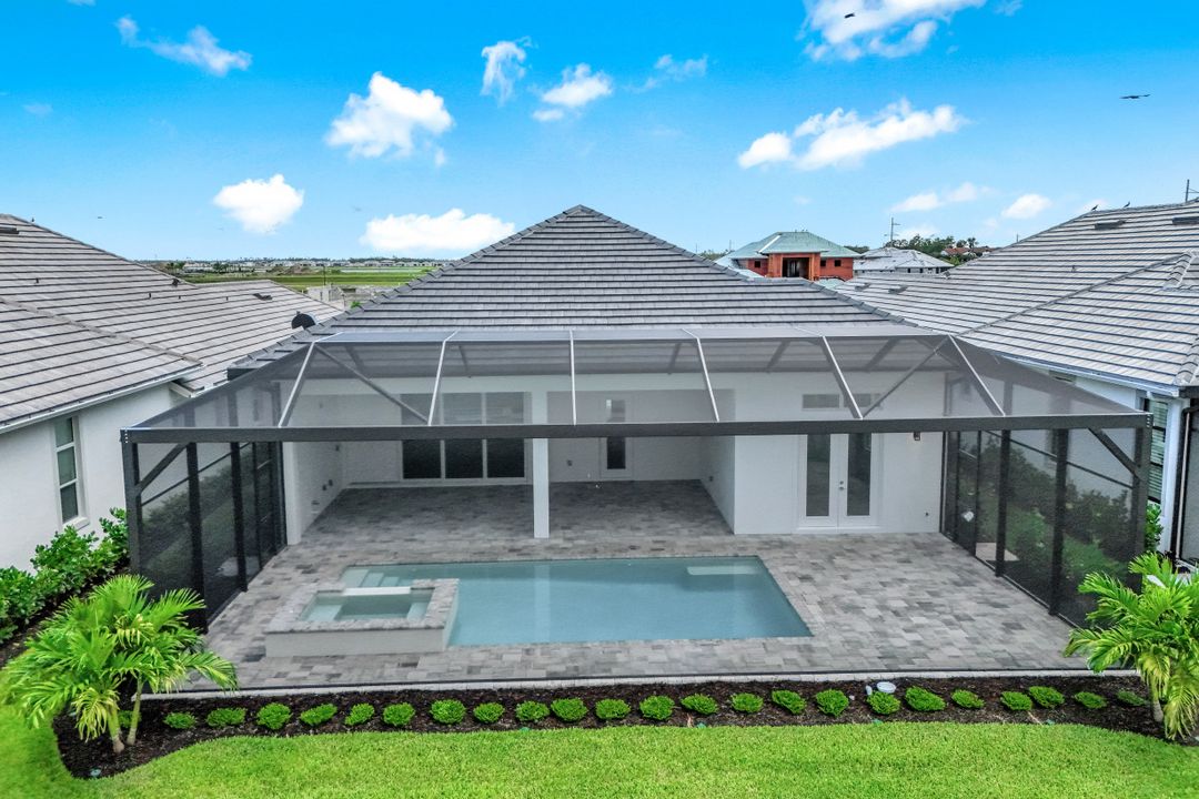 9659 Moonflower Ct, Naples, FL 34114
