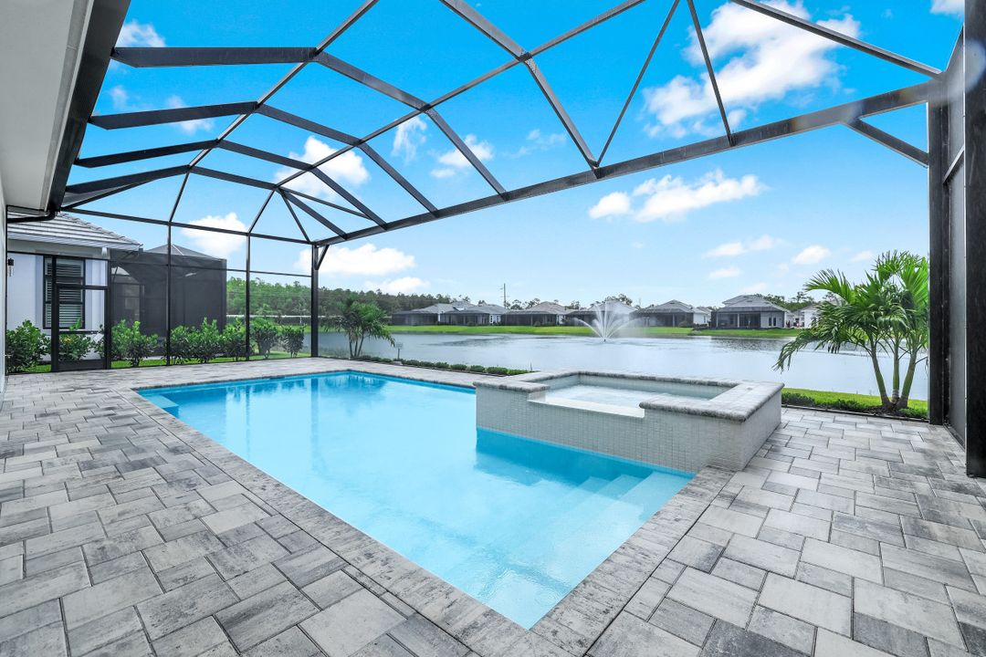 9659 Moonflower Ct, Naples, FL 34114