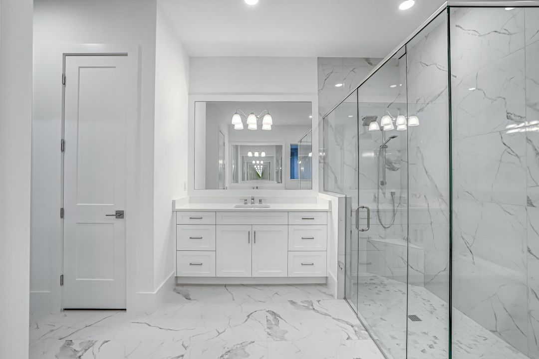 9659 Moonflower Ct, Naples, FL 34114