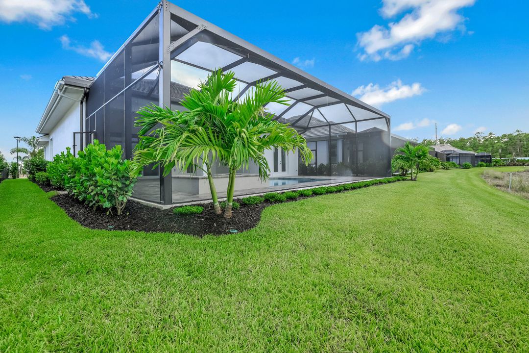 9659 Moonflower Ct, Naples, FL 34114