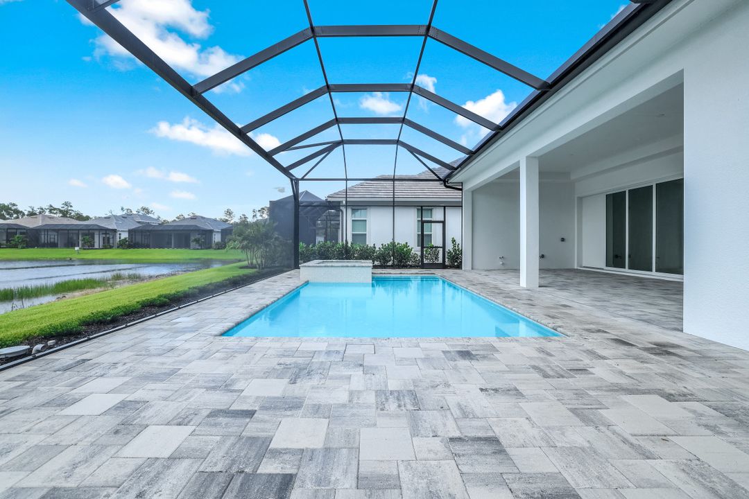 9659 Moonflower Ct, Naples, FL 34114