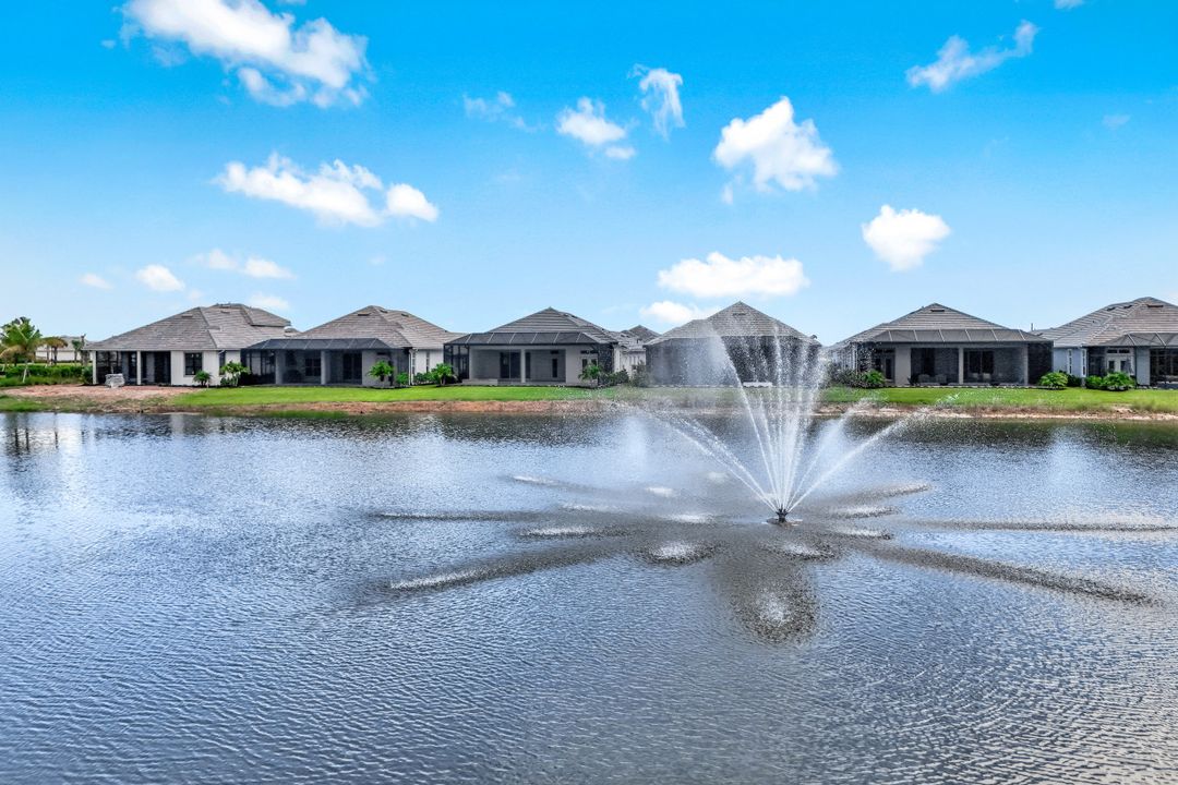 9659 Moonflower Ct, Naples, FL 34114