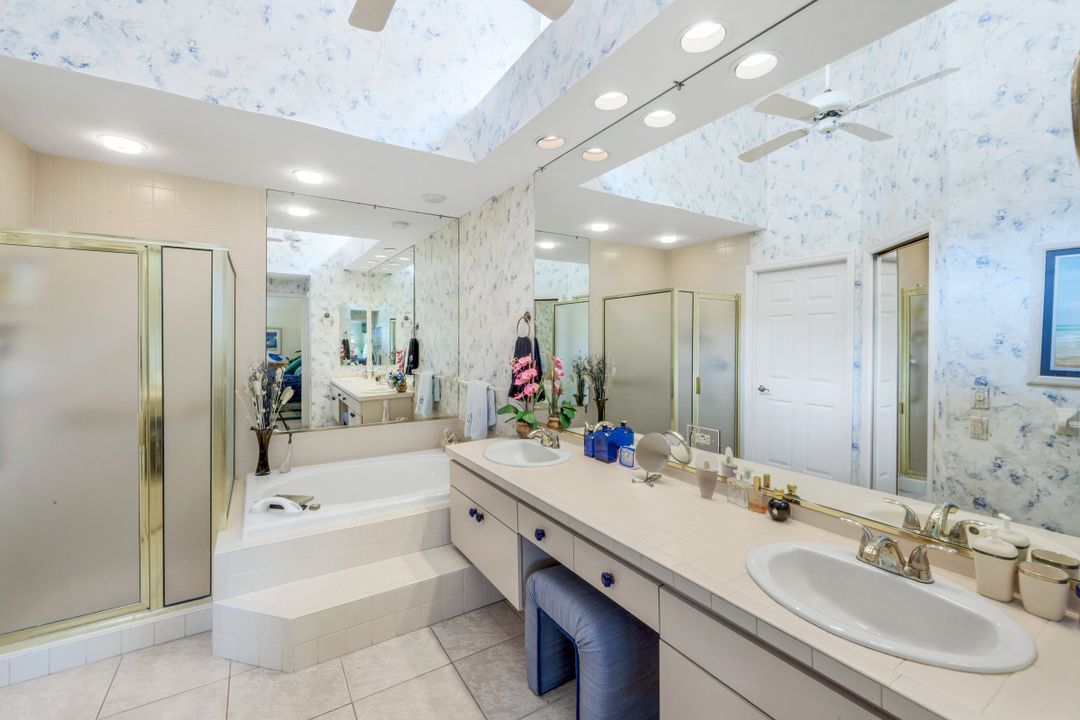 10354 Quail Crown Dr, Naples, FL 34119