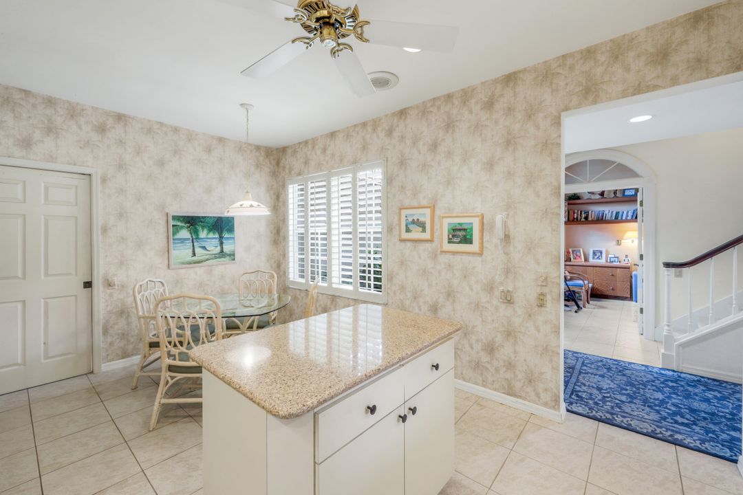 10354 Quail Crown Dr, Naples, FL 34119