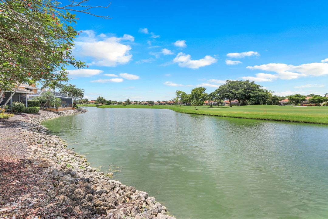 10354 Quail Crown Dr, Naples, FL 34119