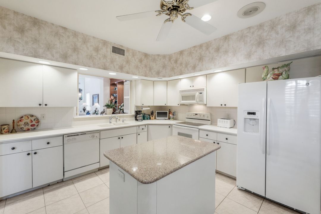 10354 Quail Crown Dr, Naples, FL 34119