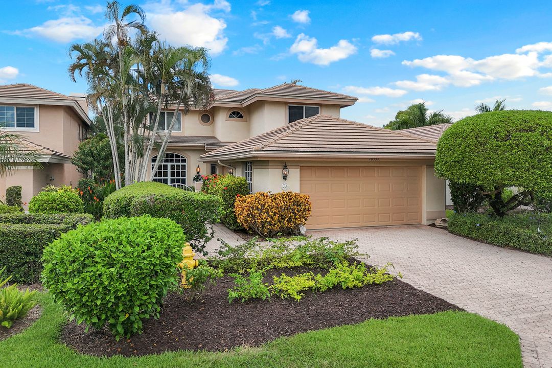 10354 Quail Crown Dr, Naples, FL 34119