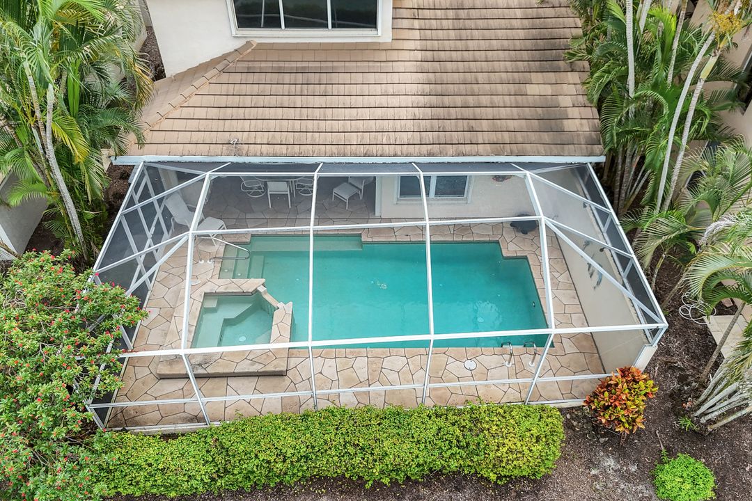 10354 Quail Crown Dr, Naples, FL 34119