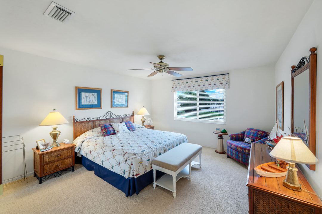 10354 Quail Crown Dr, Naples, FL 34119
