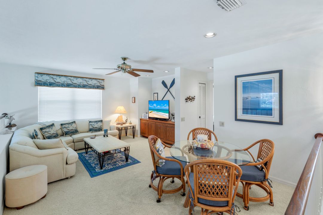 10354 Quail Crown Dr, Naples, FL 34119