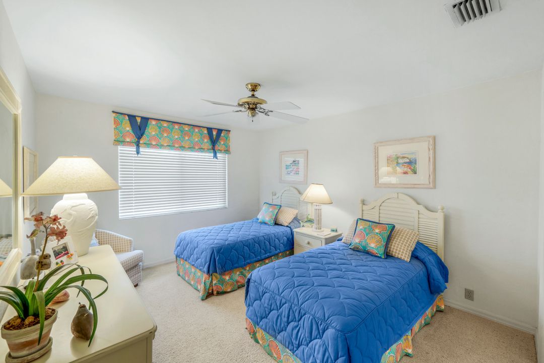 10354 Quail Crown Dr, Naples, FL 34119