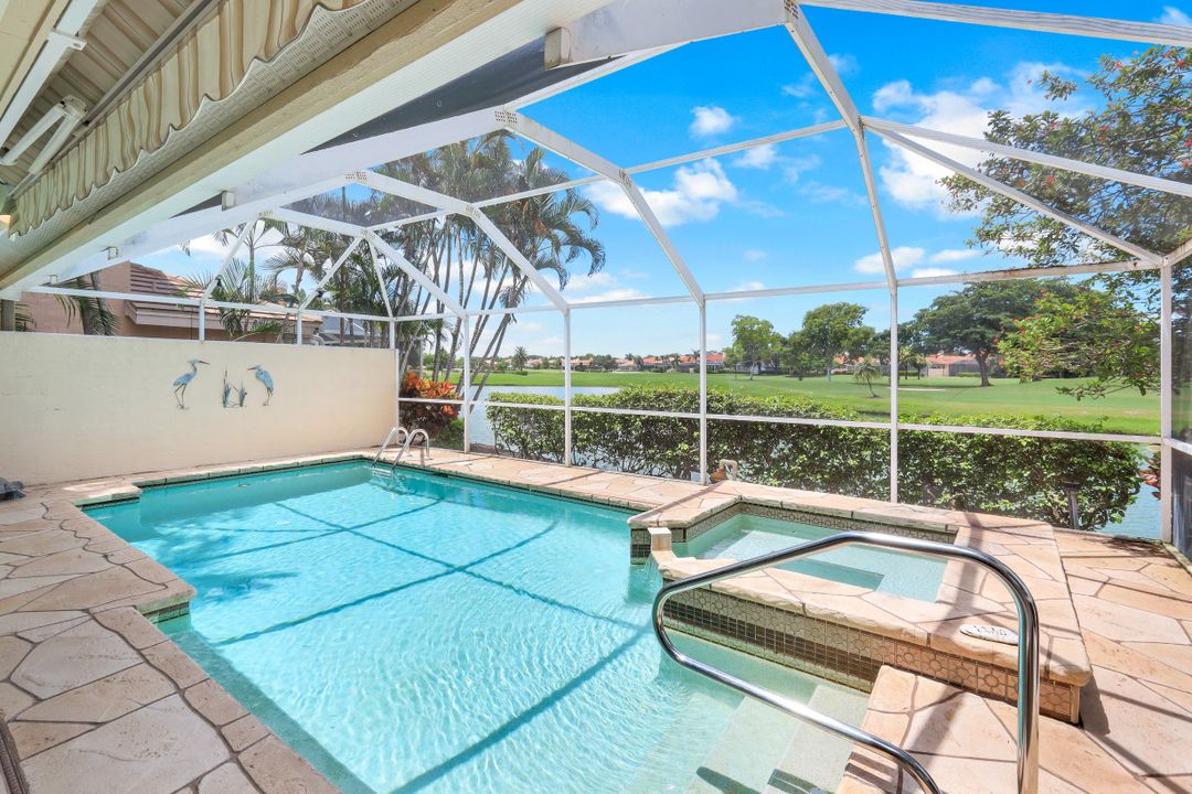 10354 Quail Crown Dr, Naples, FL 34119
