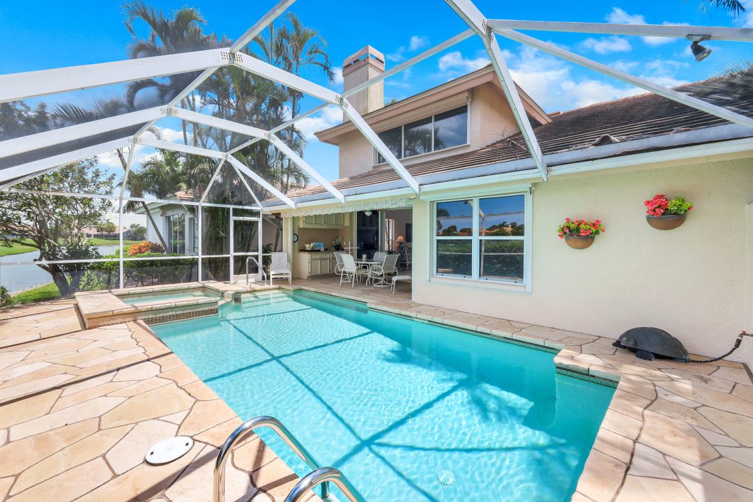 10354 Quail Crown Dr, Naples, FL 34119