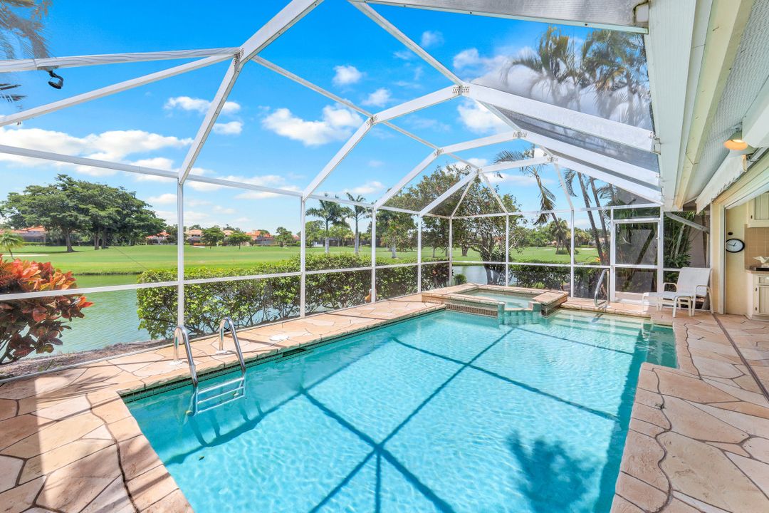 10354 Quail Crown Dr, Naples, FL 34119