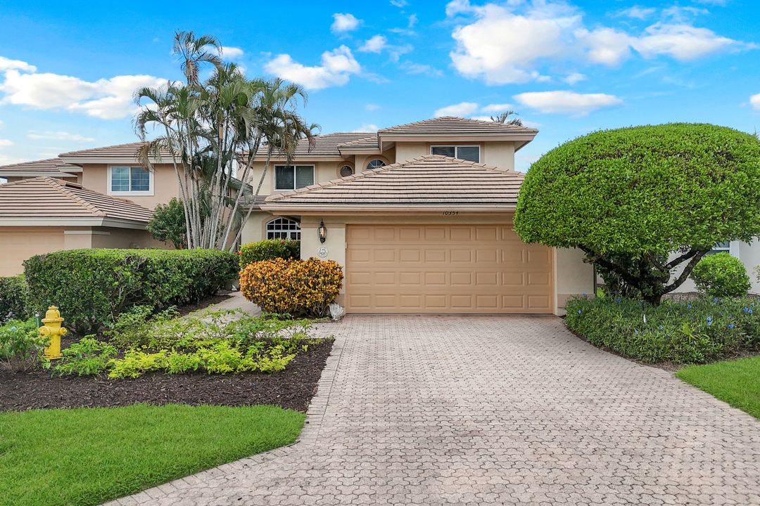 10354 Quail Crown Dr, Naples, FL 34119