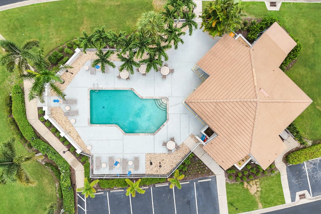 10354 Quail Crown Dr, Naples, FL 34119