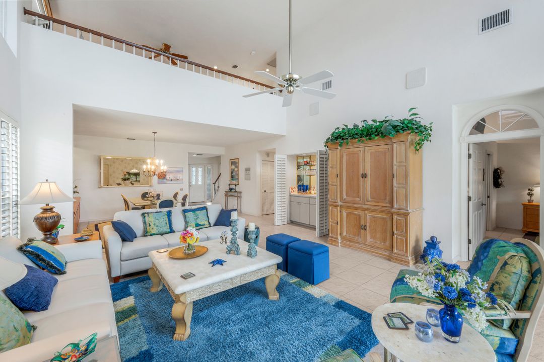 10354 Quail Crown Dr, Naples, FL 34119