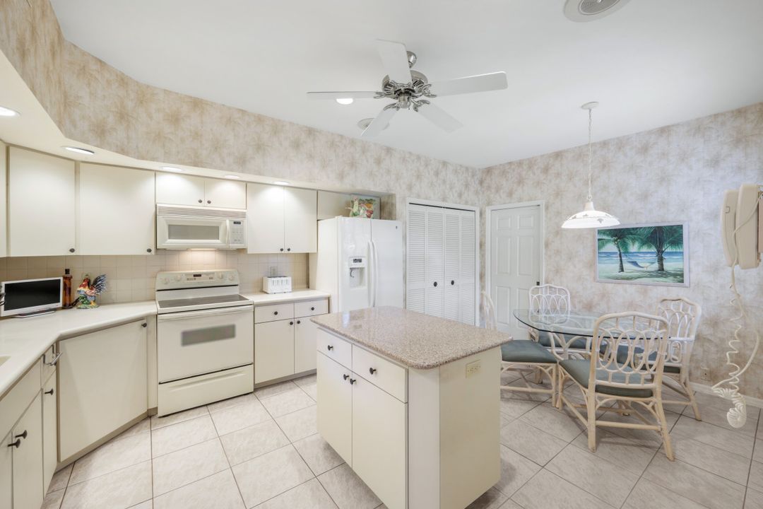 10354 Quail Crown Dr, Naples, FL 34119