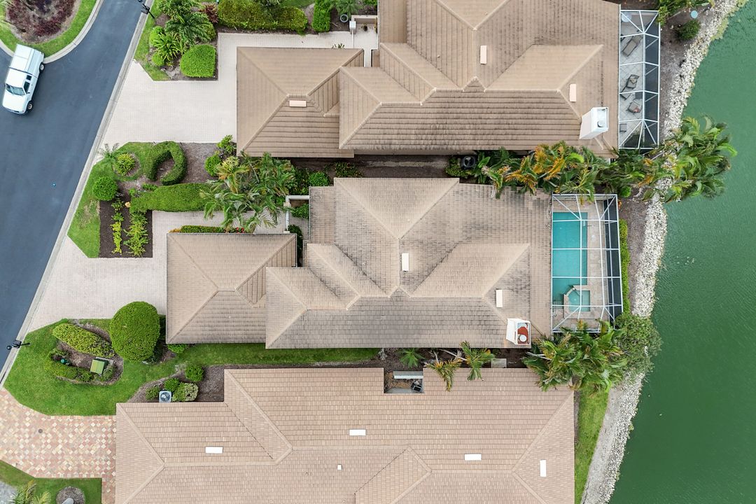 10354 Quail Crown Dr, Naples, FL 34119