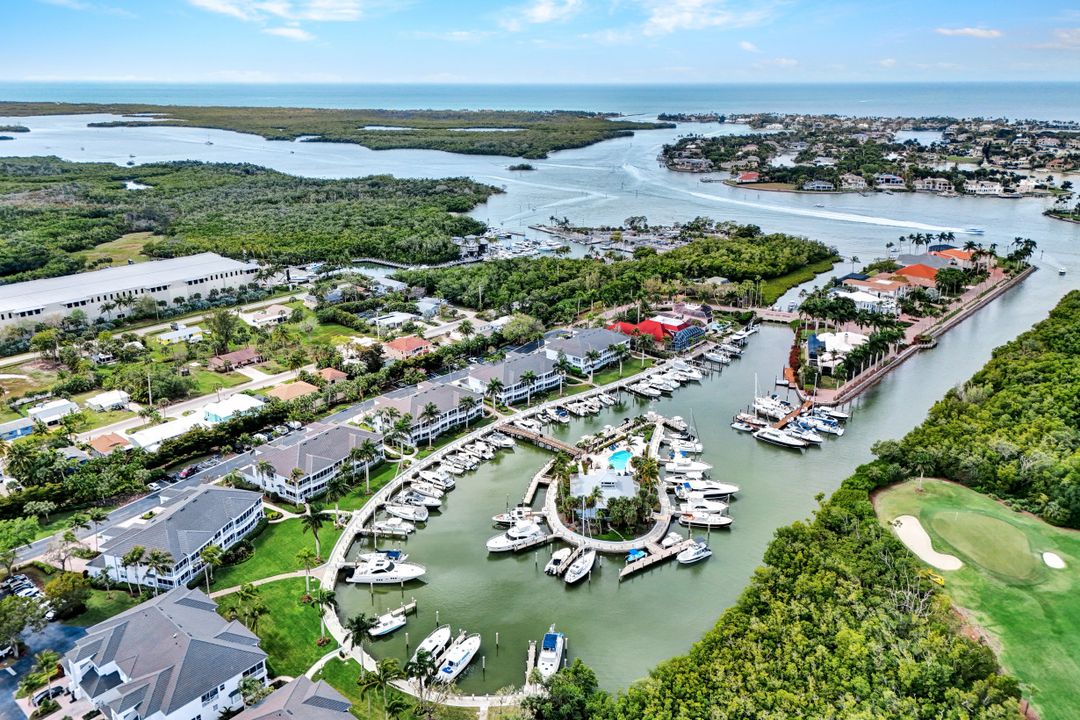 1700 Windstar Blvd, Naples, FL 34112