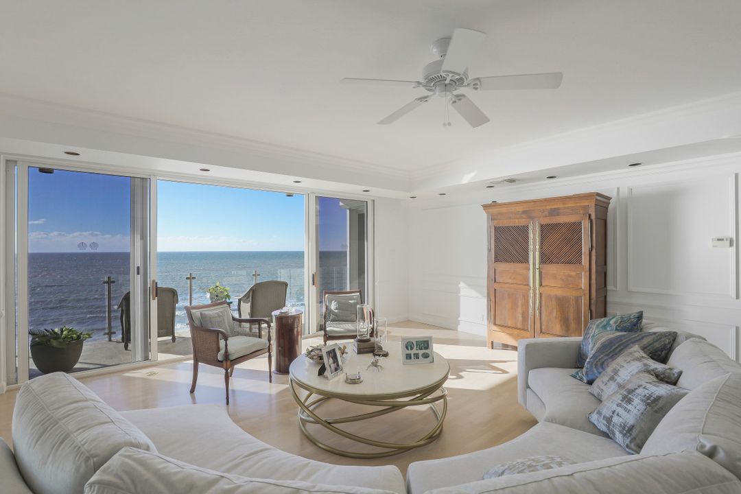 10 Seagate Dr #6S, Naples, FL 34103