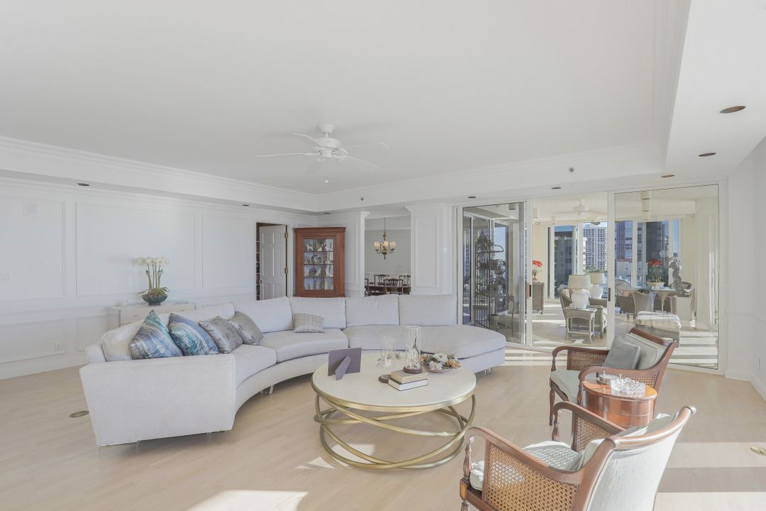 10 Seagate Dr #6S, Naples, FL 34103