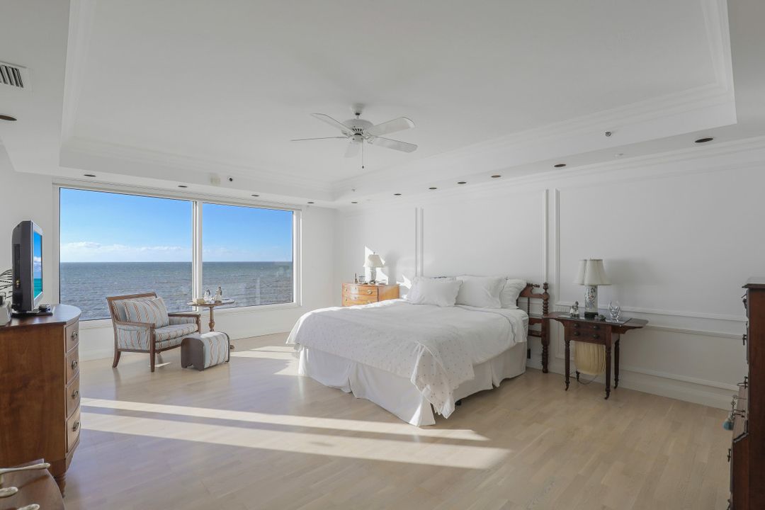 10 Seagate Dr #6S, Naples, FL 34103