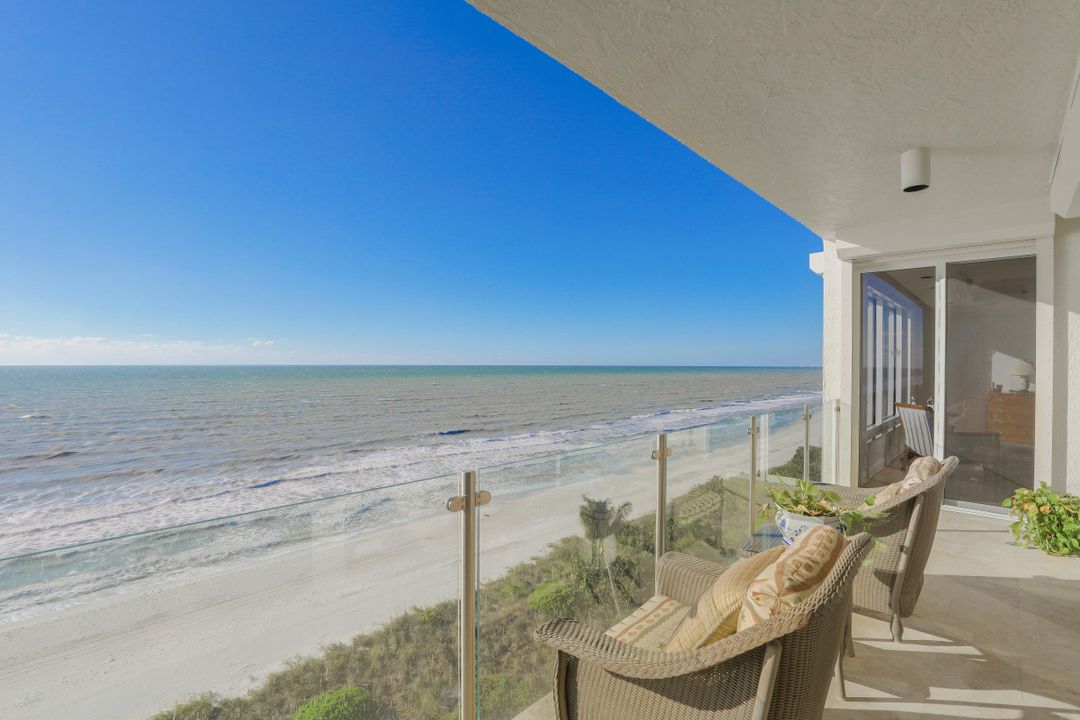 10 Seagate Dr #6S, Naples, FL 34103