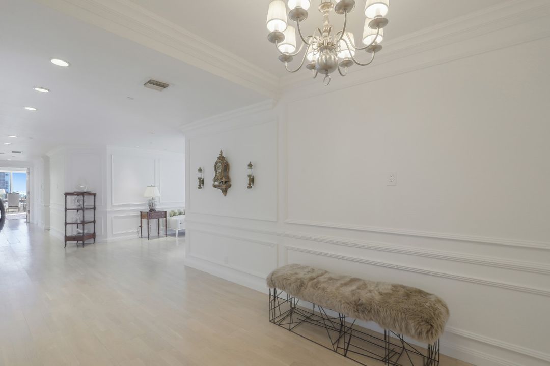 10 Seagate Dr #6S, Naples, FL 34103