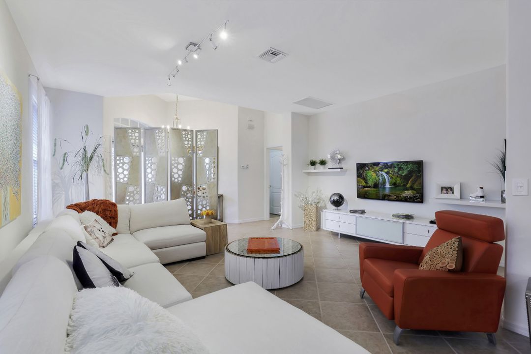 20040 Rookery Dr, Estero, FL 33928